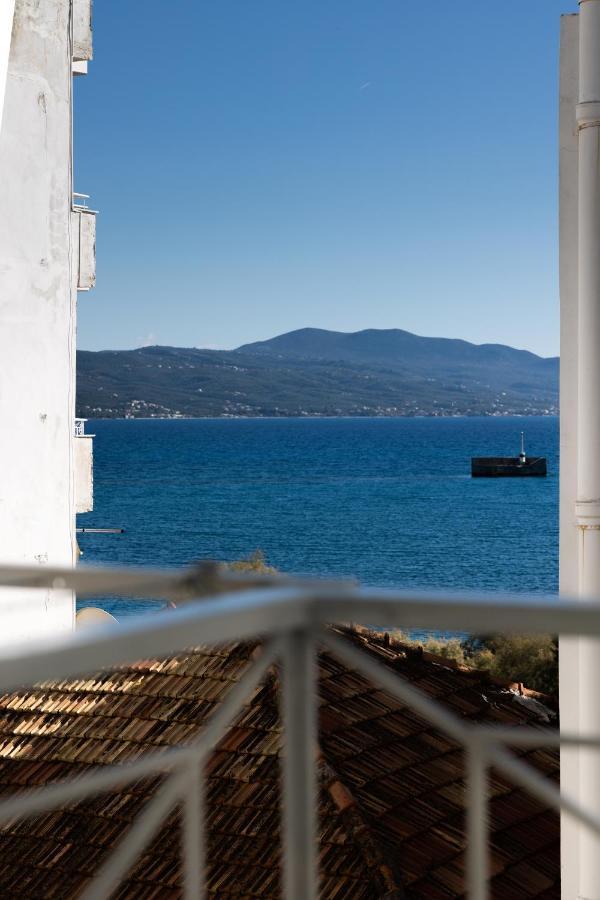 Seaside Penthouse In Kalamáta Buitenkant foto